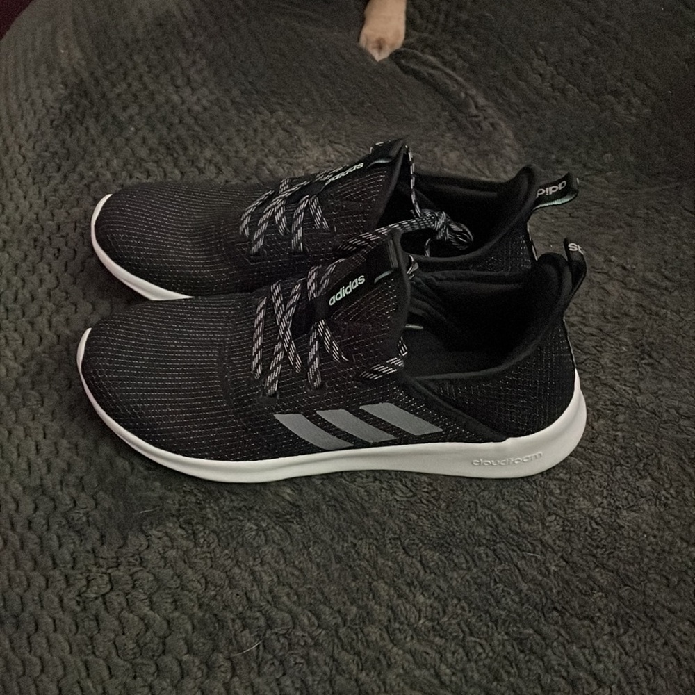 NWOT Adidas Women's Cloudfoam Comfort Sneakers